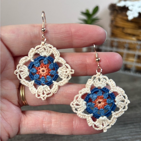 NWOT Elegant Crochet Blue and Cream Earrings - Picture 6 of 9